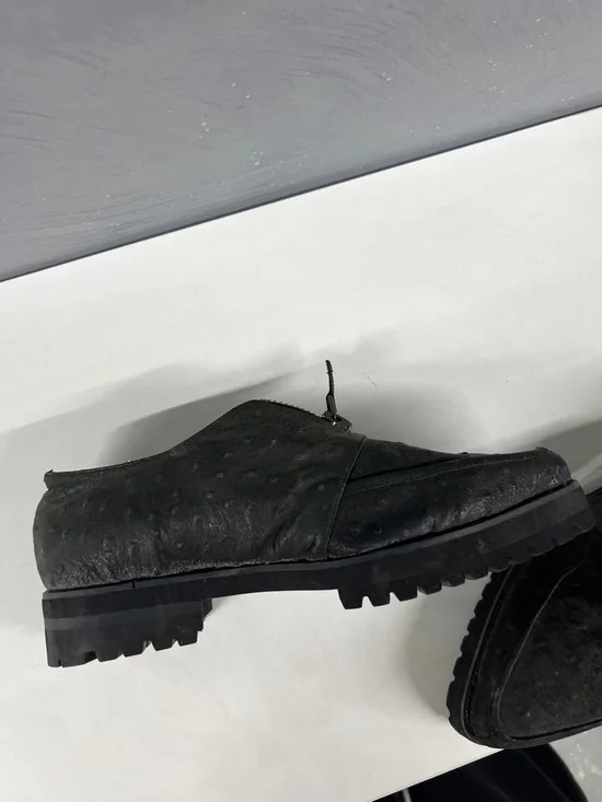 SENSO Black Ostrich Zip-Top Loafers - Picture 10 of 11